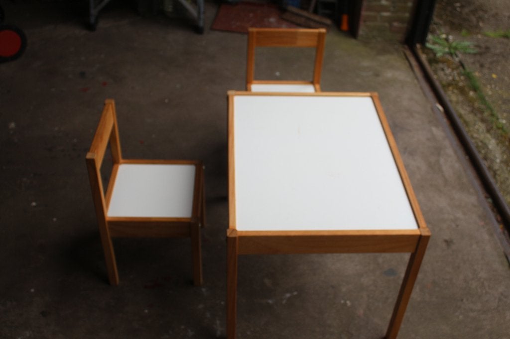 2 Kindestoelen met tafel IKEA Latt, Kinderen en Baby's, Kinderkamer | Tafels en Stoelen, Ophalen, Gebruikt, Tafel(s) en Stoel(en)