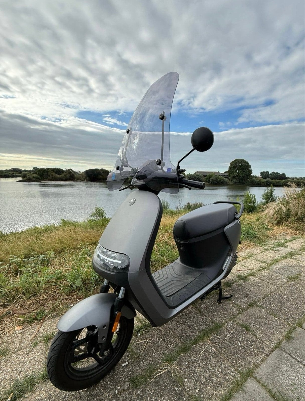 Segway E110S Elektrische Scooter - 2 helmen en oplader., Ophalen, Zo goed als nieuw, Maximaal 45 km/u, Elektrisch