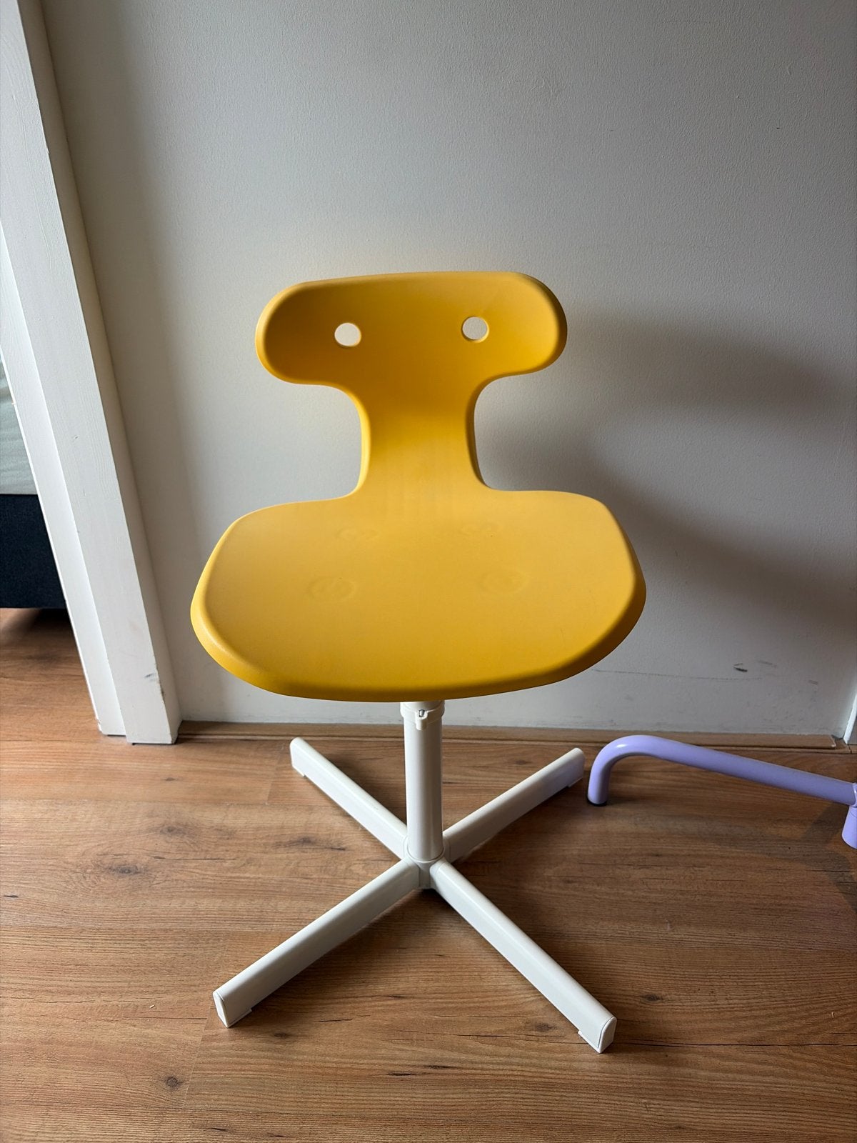 Gele bureaustoel voor kinderen, Huis en Inrichting, Stoelen, Ophalen, Kunststof, Gebruikt, Overige kleuren