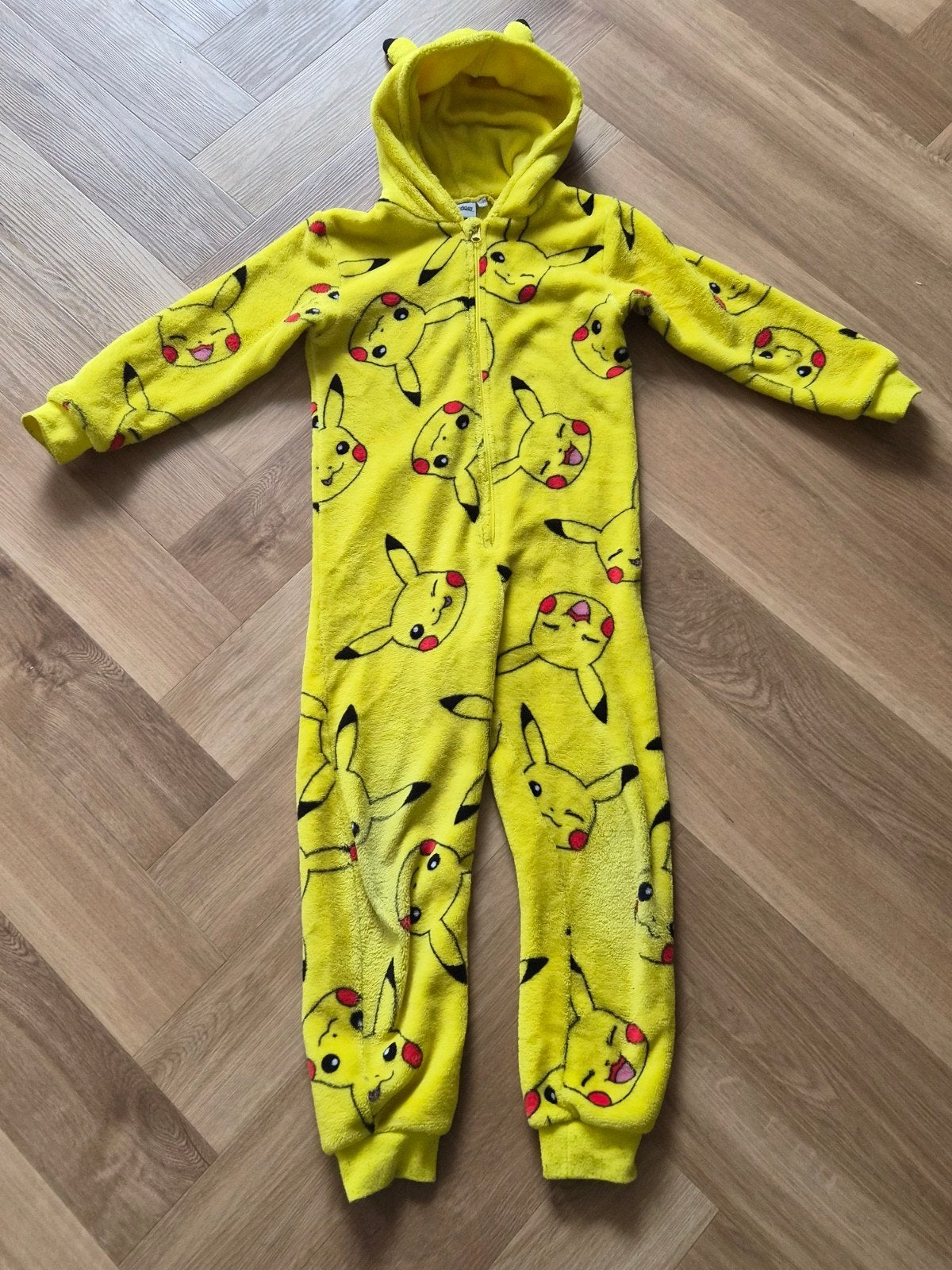 Pikachu Onesie - Maat 122/128, Kleding | Heren, Ophalen, Gedragen, Overige maten, Pokemon