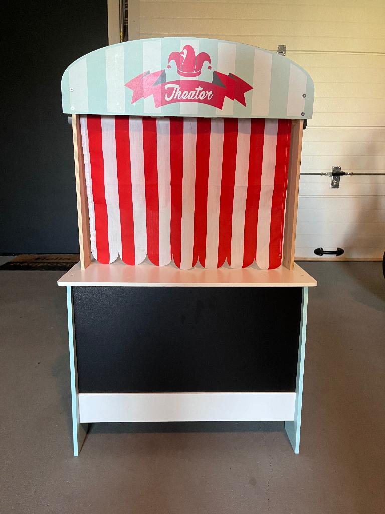 Kinderwinkel + kindertheater, Ophalen, Gebruikt, Hout, Speelkeuken