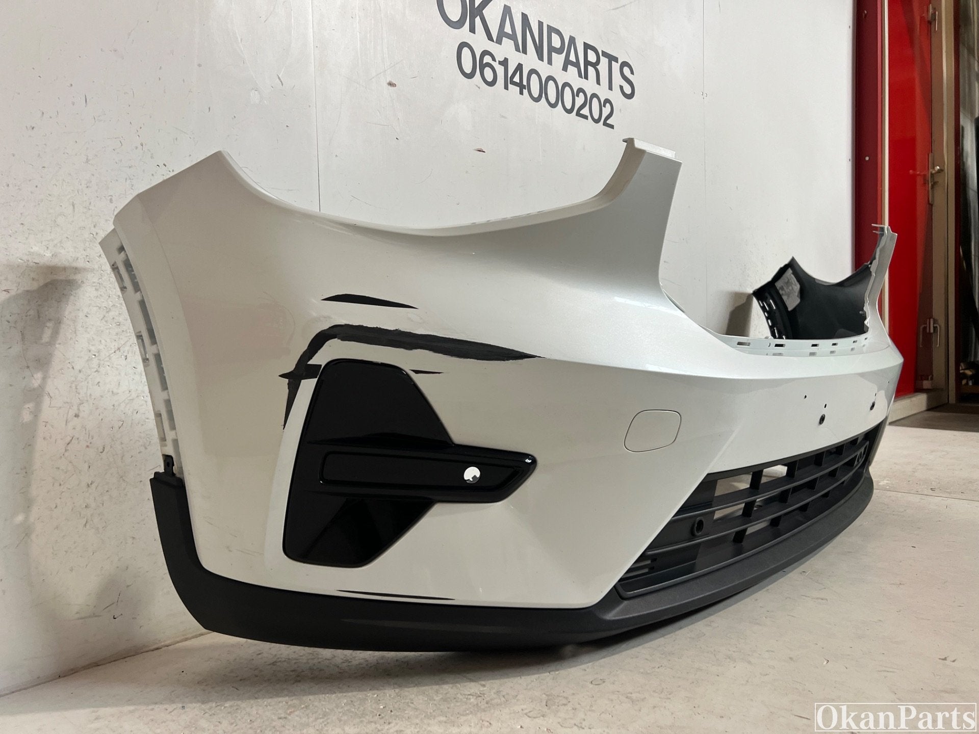 Volvo XC40 Facelift voorbumper 31690933, Gebruikt, Gunnar Engellaus vag 8
405 31  Gothenburg, SE, Info@volvocars.com, Ophalen of Verzenden