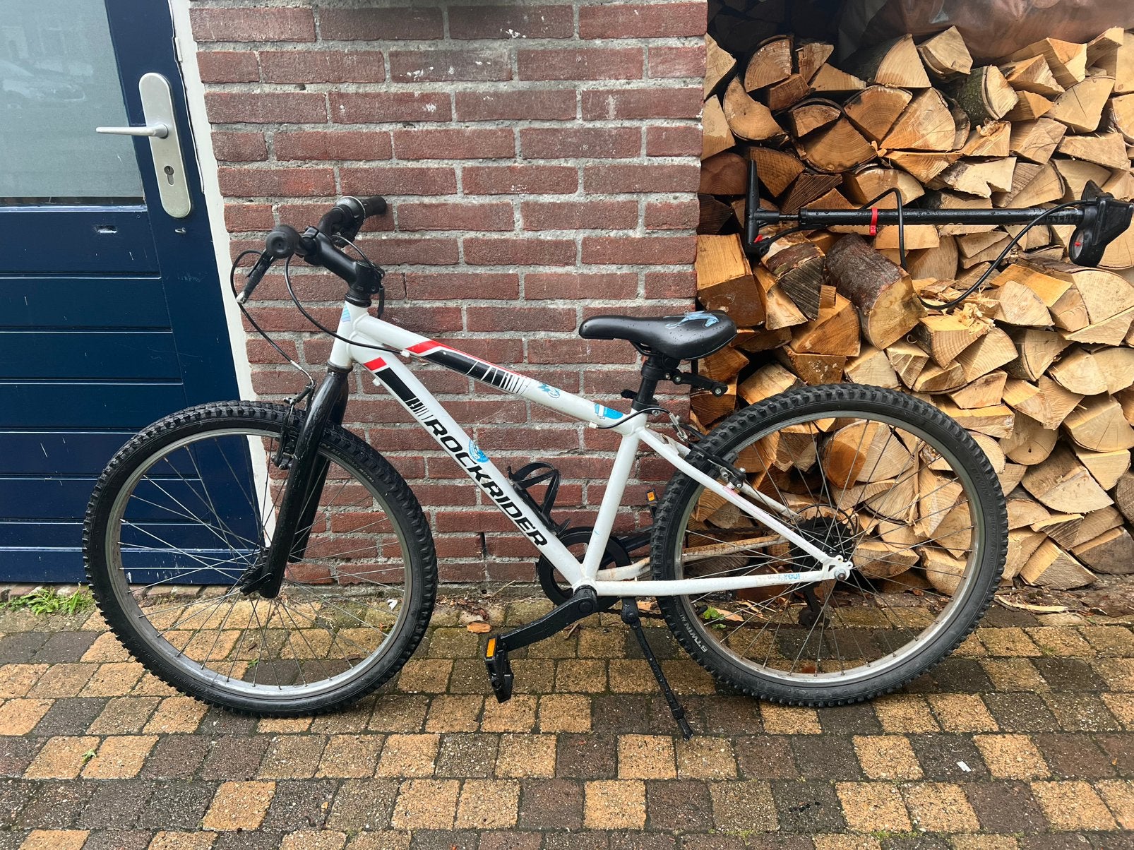 Mountain bike, rockrider, 24 inch, remt goed, banden goed, Hardtail, Velgrem, Zo goed als nieuw, Ophalen