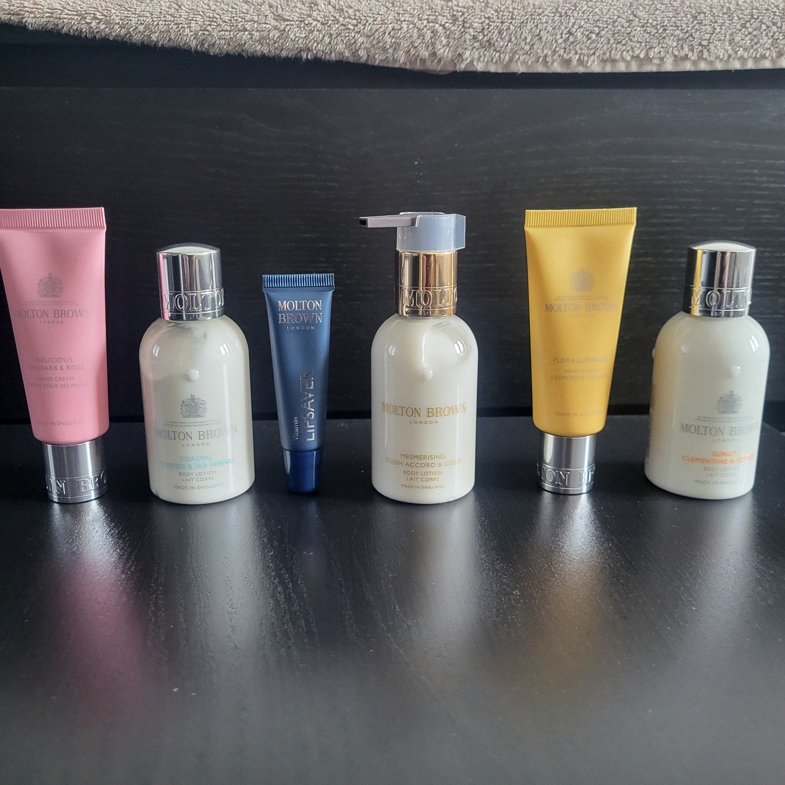 Molton Brown Mini's: Bodylotion, Handcrème & Lipsaver, Sieraden, Tassen en Uiterlijk, Uiterlijk | Lichaamsverzorging, Ophalen