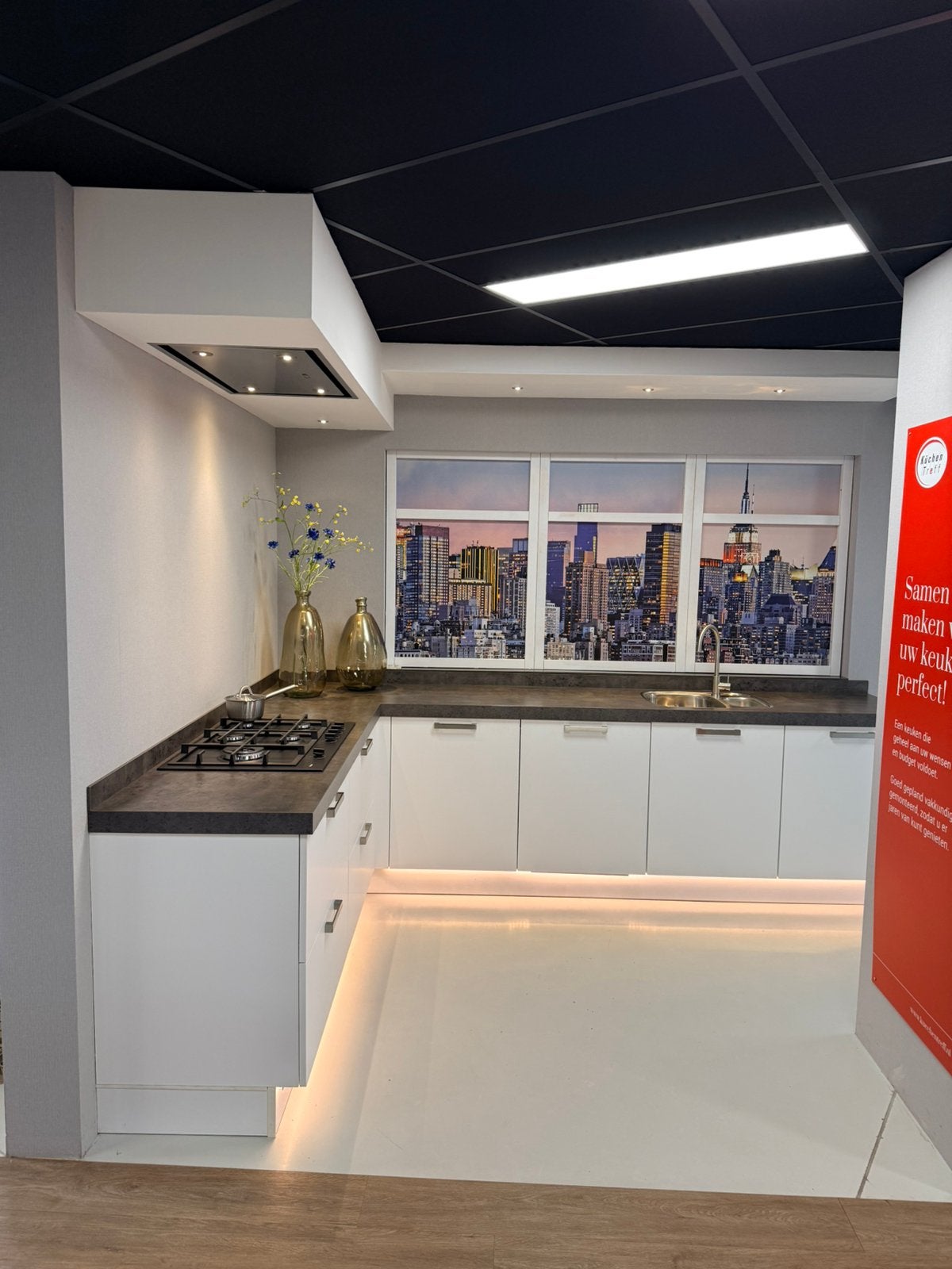 Prachtige hoek toonzaal keuken., Ophalen, Wit, Hoekkeuken, Nieuw