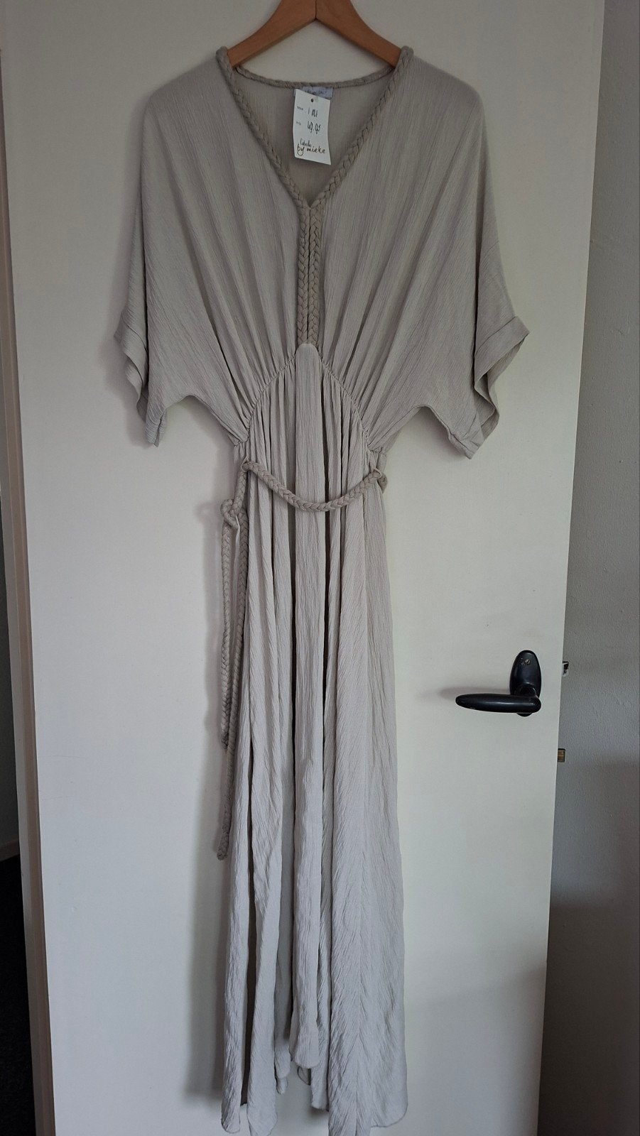 Nieuwe luchtige jurk - One Size - L'abeille by Mieke, Maat 38/40 (M), Beige, Nieuw, Onder de knie