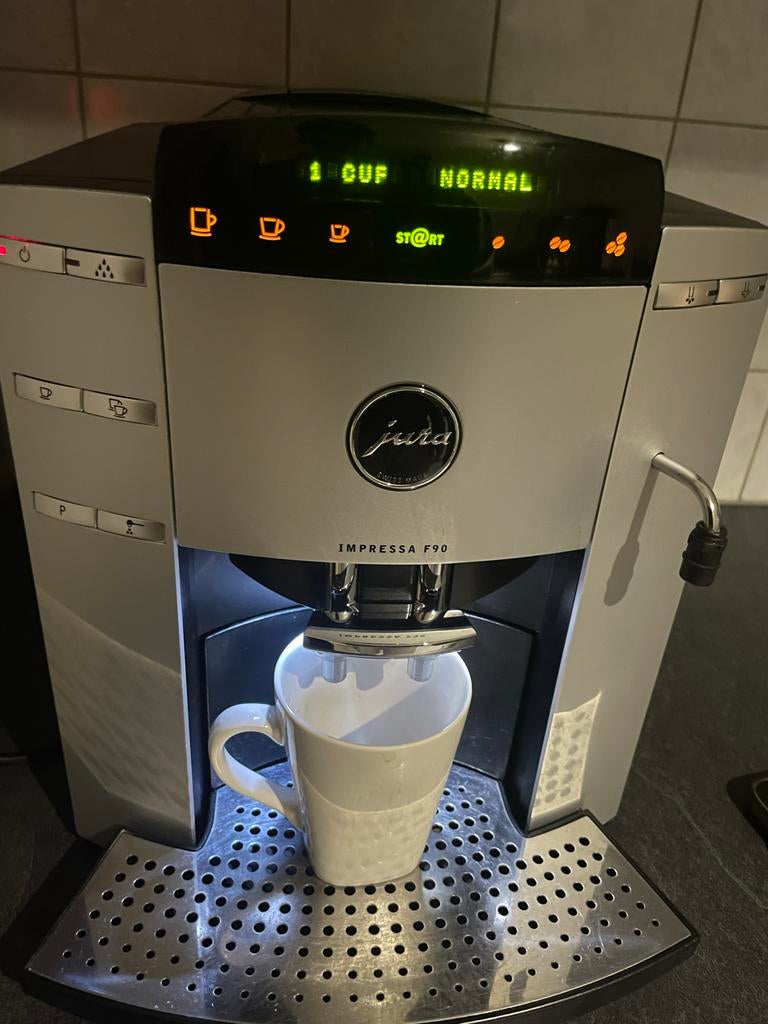 Jura F90 Impressa Koffiezetapparaat, Witgoed en Apparatuur, Ophalen of Verzenden, Zo goed als nieuw, Jura, Overige typen