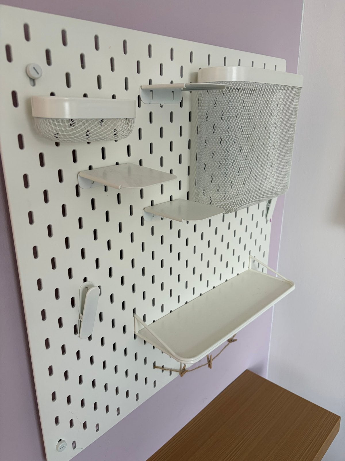 IKEA Skadis bord met plankje en accessoires, Ophalen of Verzenden, Zo goed als nieuw