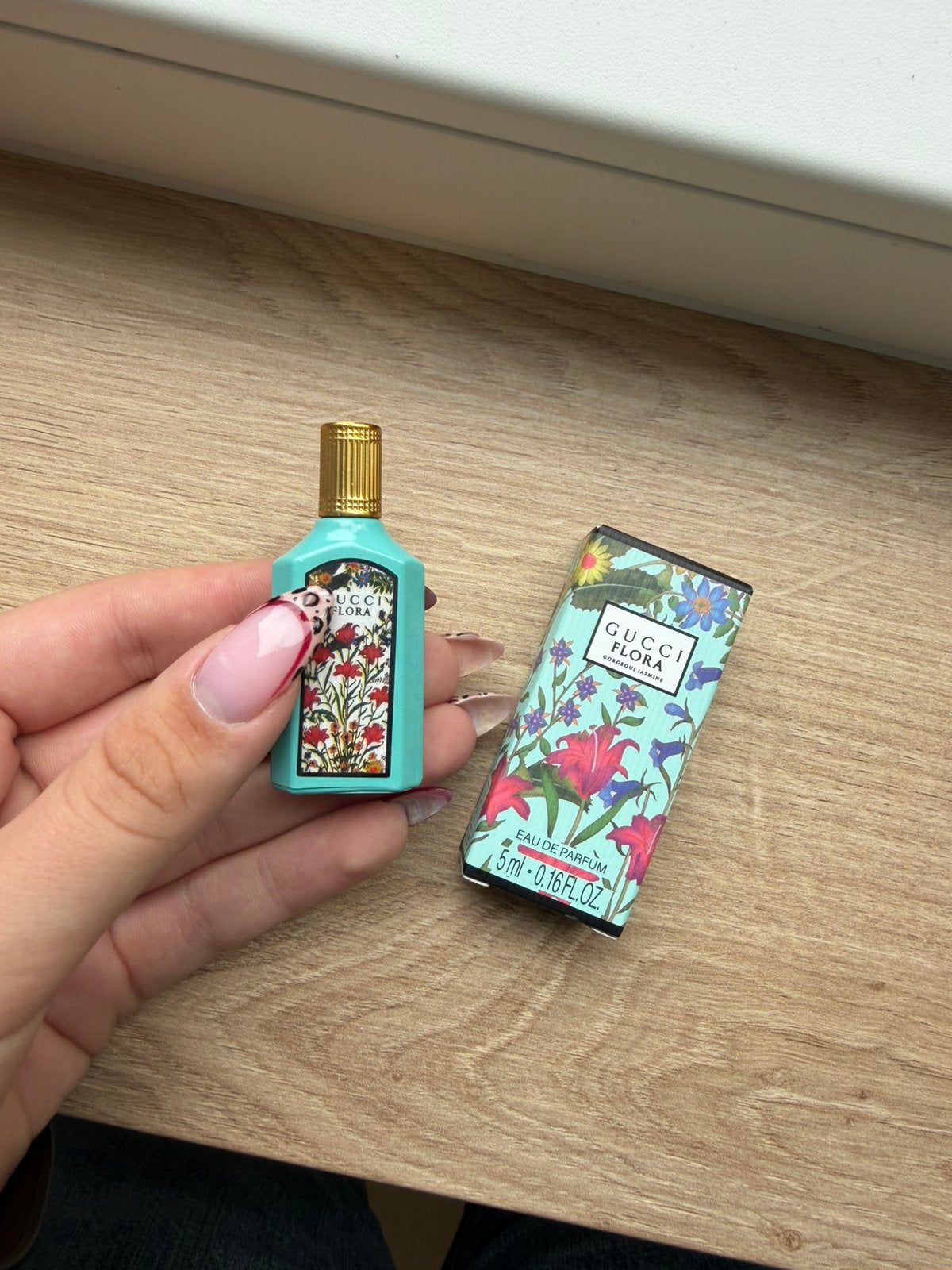Mini parfum gucci flora, Ophalen of Verzenden, Zo goed als nieuw, Poppenhuis