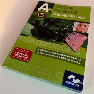 Motor rijbewijs A Verkeersregels, Ophalen of Verzenden, Gelezen, Algemeen