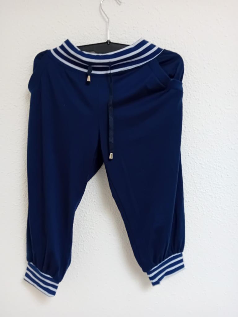 Donkerblauwe driekwart broek met strepen maat S/M, Maat 38/40 (M), Blauw, Ophalen of Verzenden, Driekwart