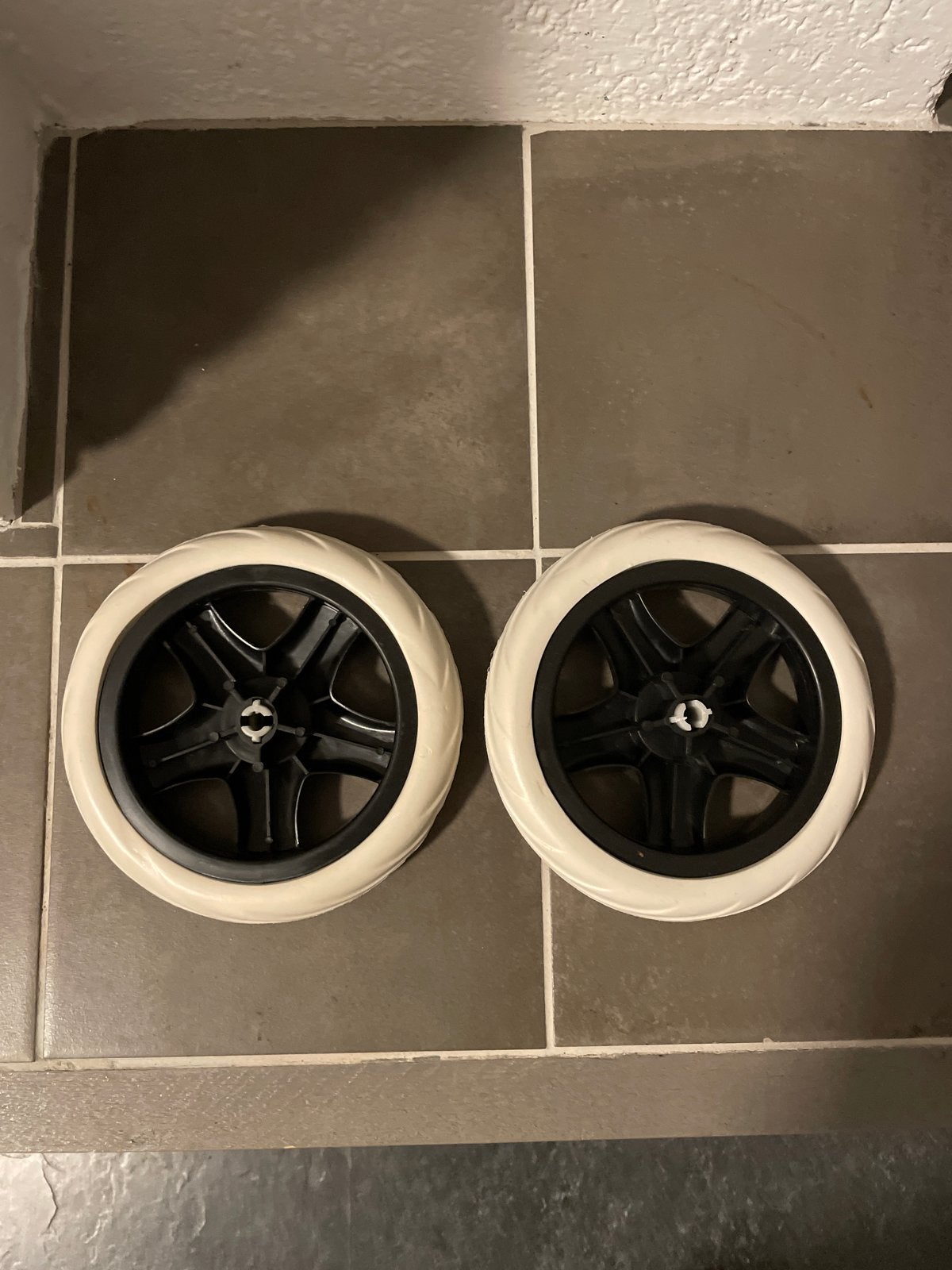 Wielen voor kinderwagen (2 stuks)