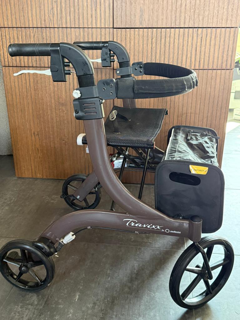 Rollator Travixx uniseks, aubergine bruin, Diversen, Ophalen, Lichtgewicht, Zo goed als nieuw