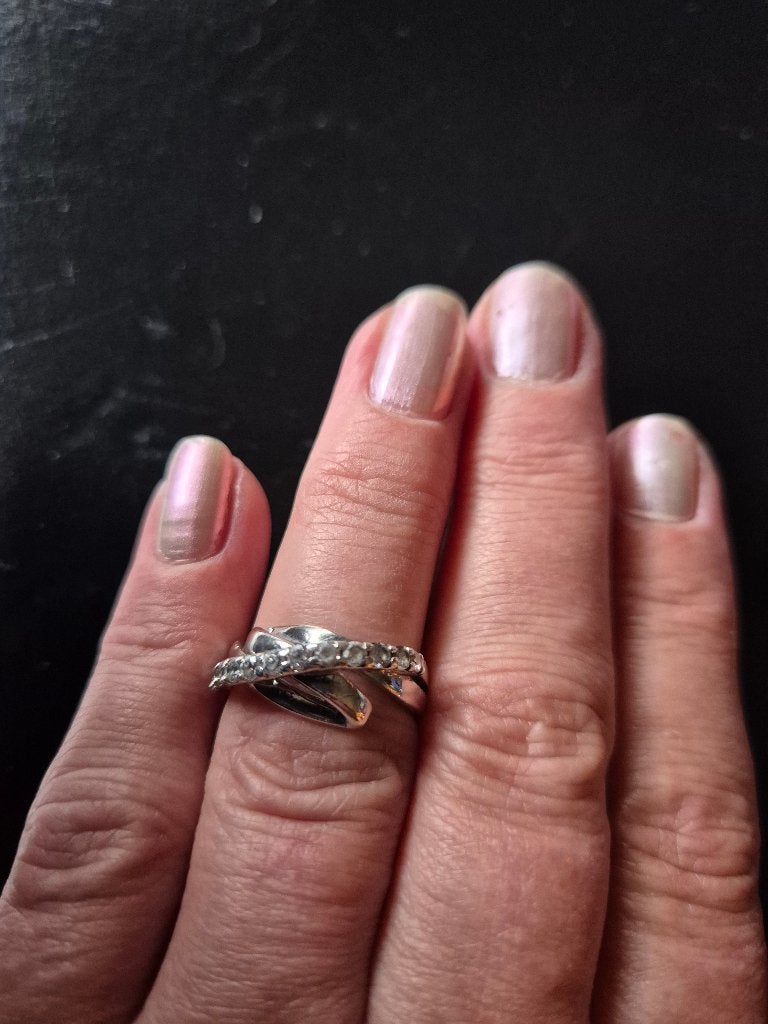 Zilveren a symetrise ring, Gebruikt, Met kristal, Ophalen of Verzenden, 17 tot 18