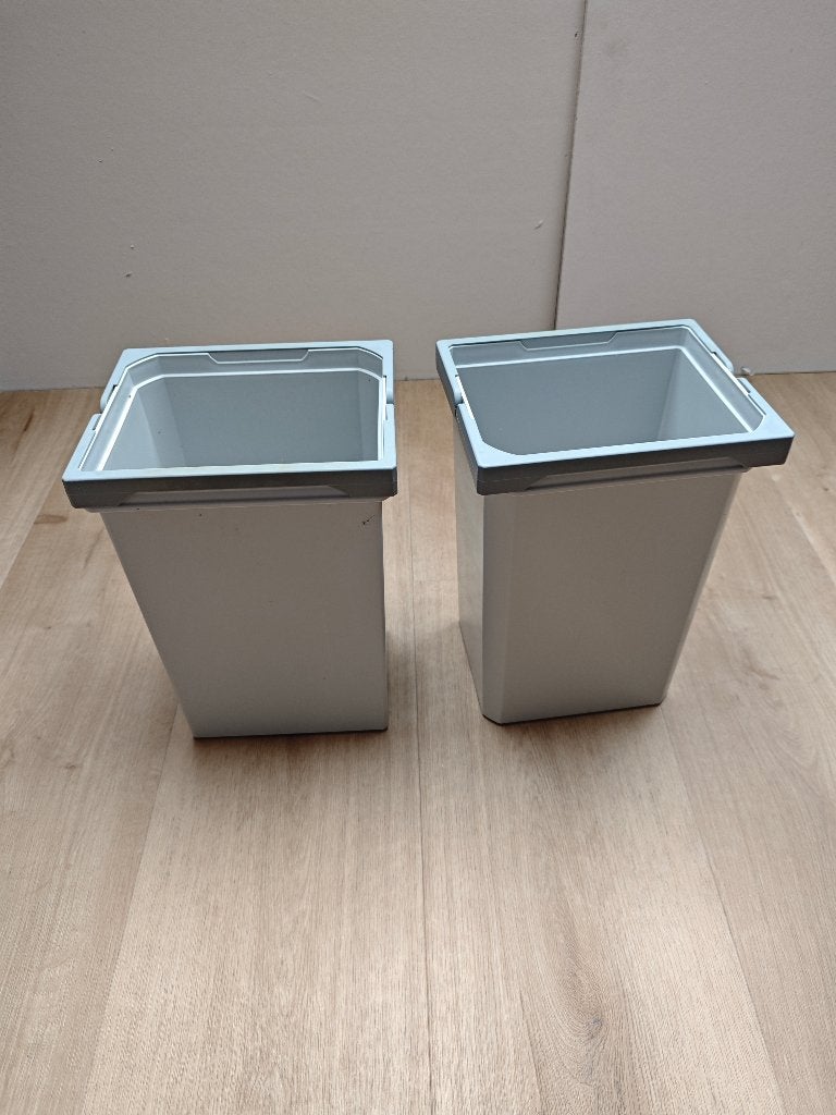 Twee Naber 10 liter afvalemmers voor afvalscheiding, Ophalen, Kunststof, Gebruikt, 5 – 50
