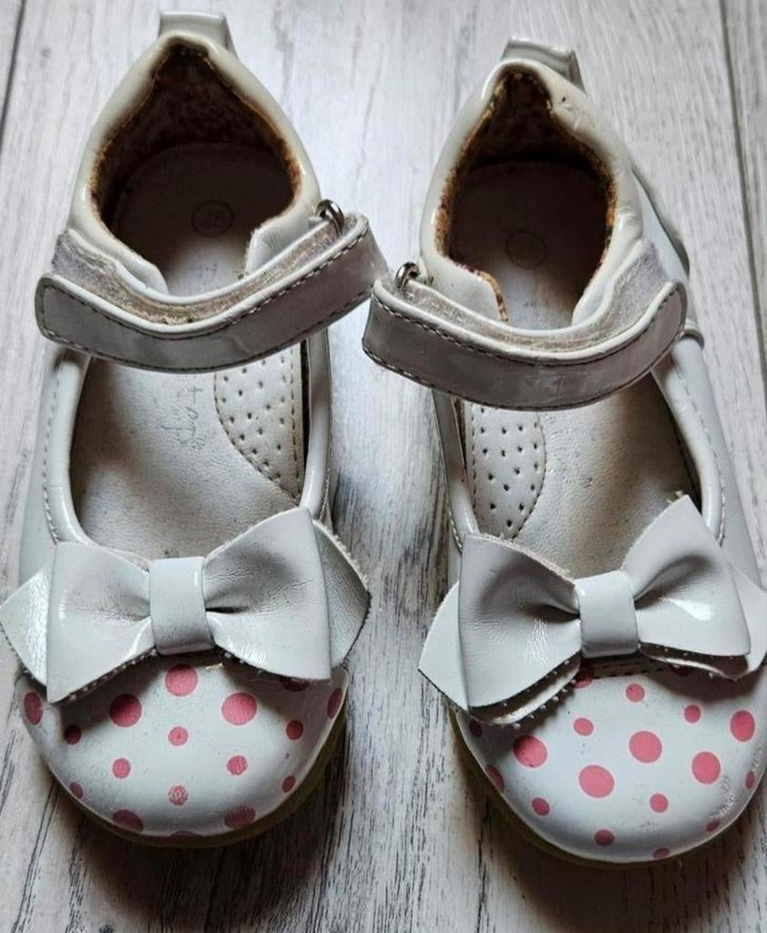 Witte ballerina's met polkadot van H&M, maat 25, Kinderen en Baby's, Kinderkleding | Schoenen en Sokken, Ophalen of Verzenden