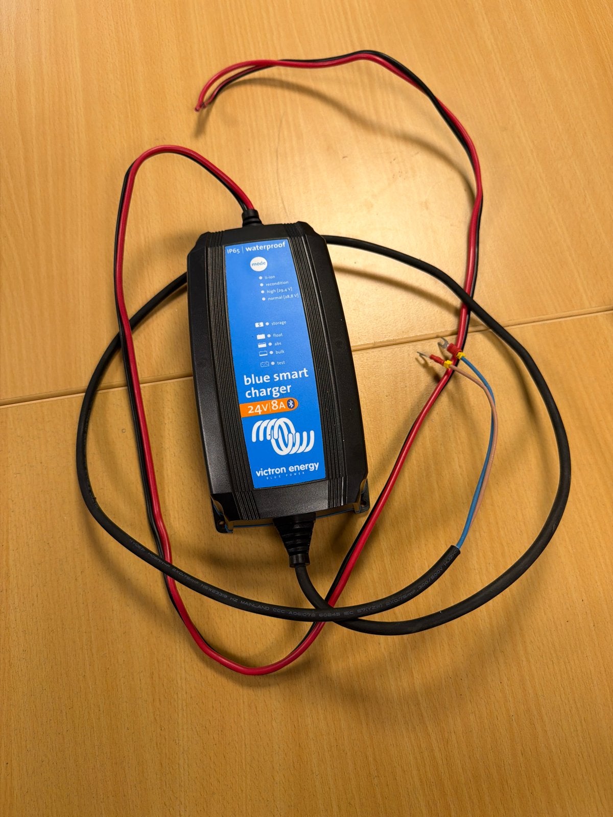 Victron Energy Blue Smart acculader 24V 8A IP65, Auto-onderdelen, Gebruikt