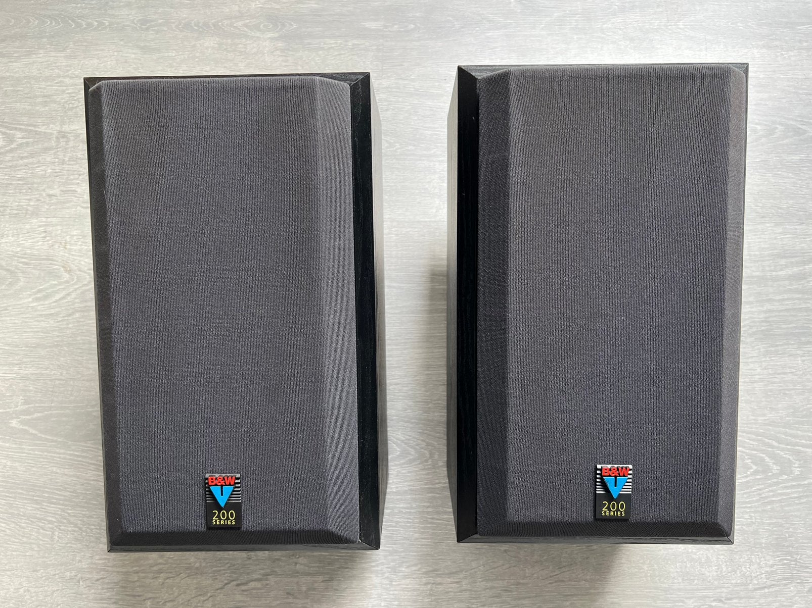 B&W speakers v200 series, Audio, Tv en Foto, Luidsprekers, Zo goed als nieuw, Front, Rear of Stereo speakers, 60 tot 120 watt