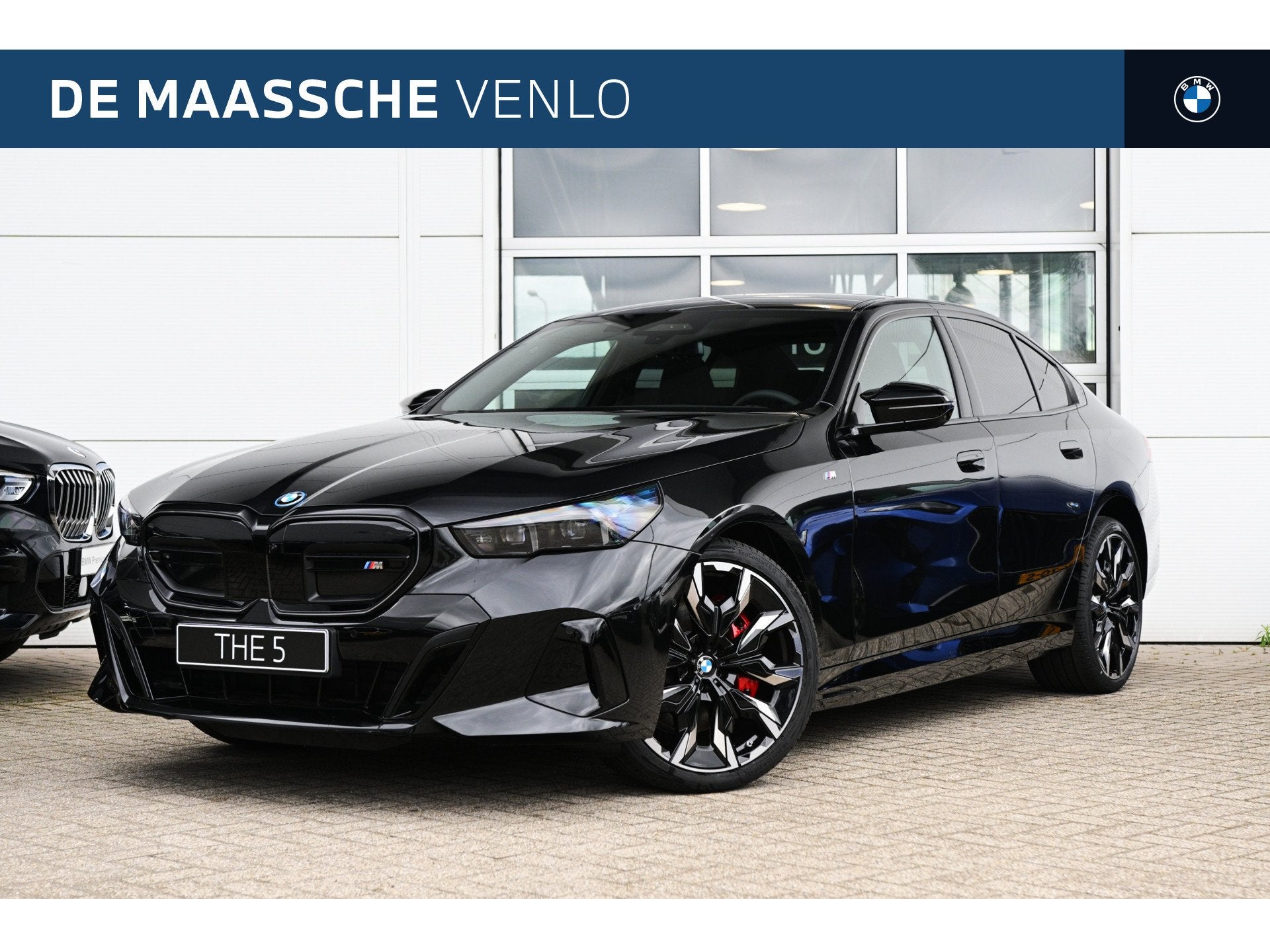 BMW i5 M60 xDrive / Panoramadak / Trekhaak / M Multifunction, Automaat, Dealer onderhouden, 2270 kg, Zwart