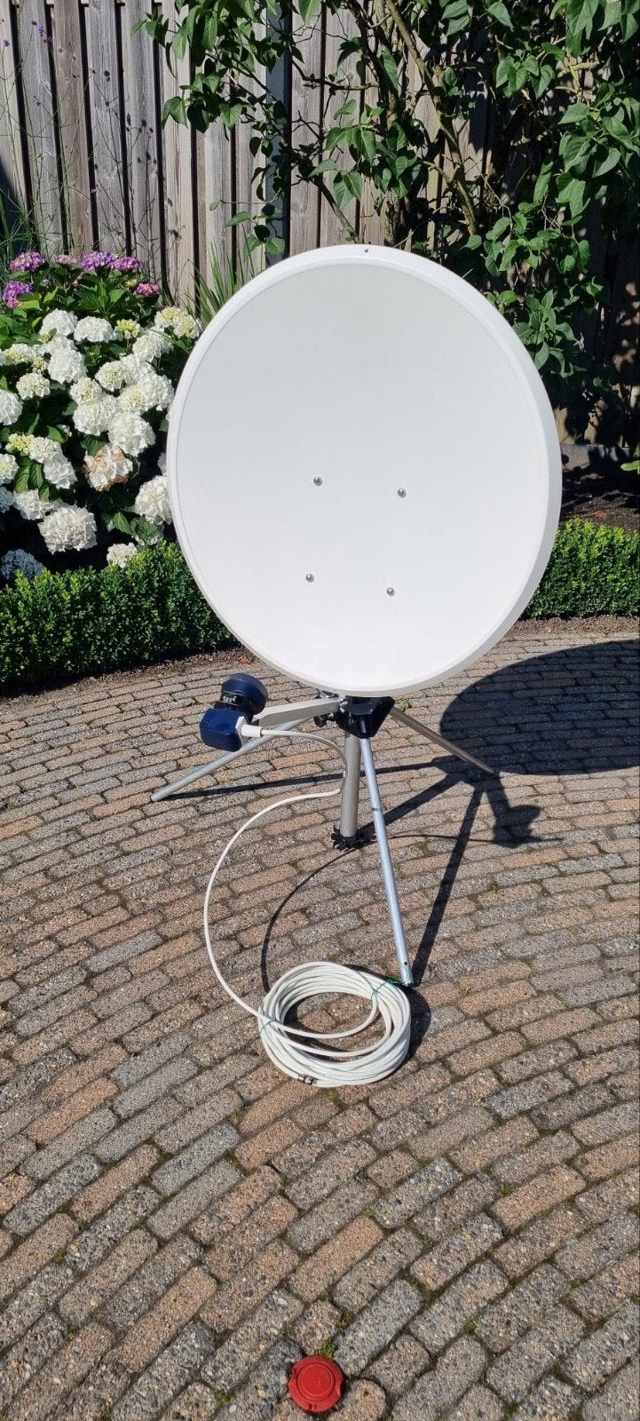 Complete schotelantenne set met statief en satellietzoeker, Ophalen, Zo goed als nieuw, (Schotel)antenne, Overige merken
