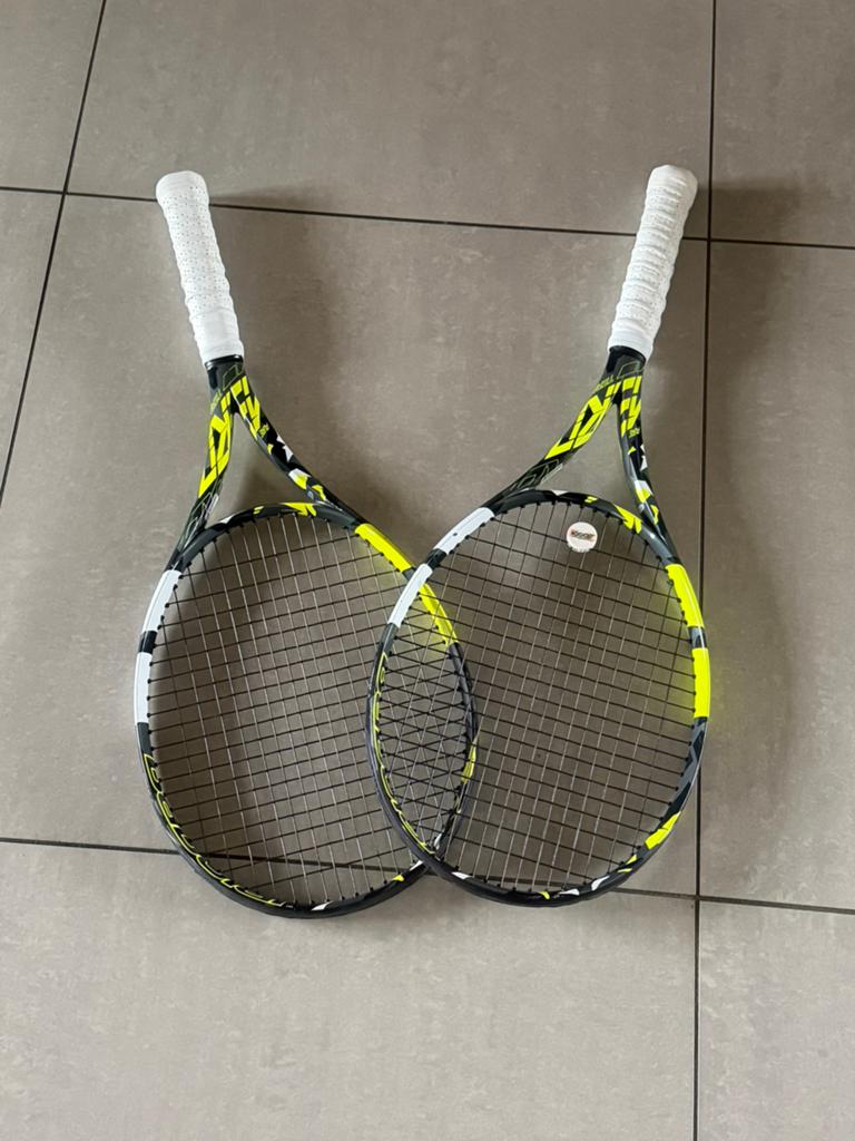 2x Babolat Pure Aero Team (L3) + Babolat Wimbledon tennistas, Sport en Fitness, Tennis, Ophalen of Verzenden, Zo goed als nieuw