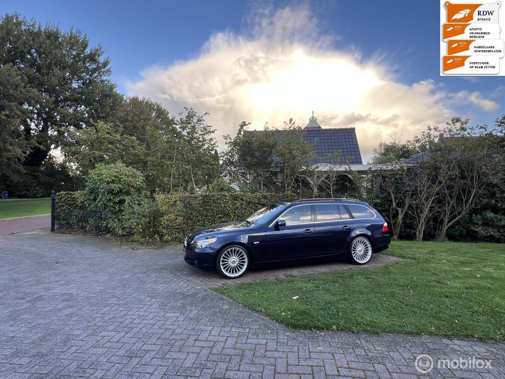 Sportieve nette BMW Touring 525i High Executive bj 2005., Auto's, Automaat, Achterwielaandrijving, Gebruikt, 2000 kg