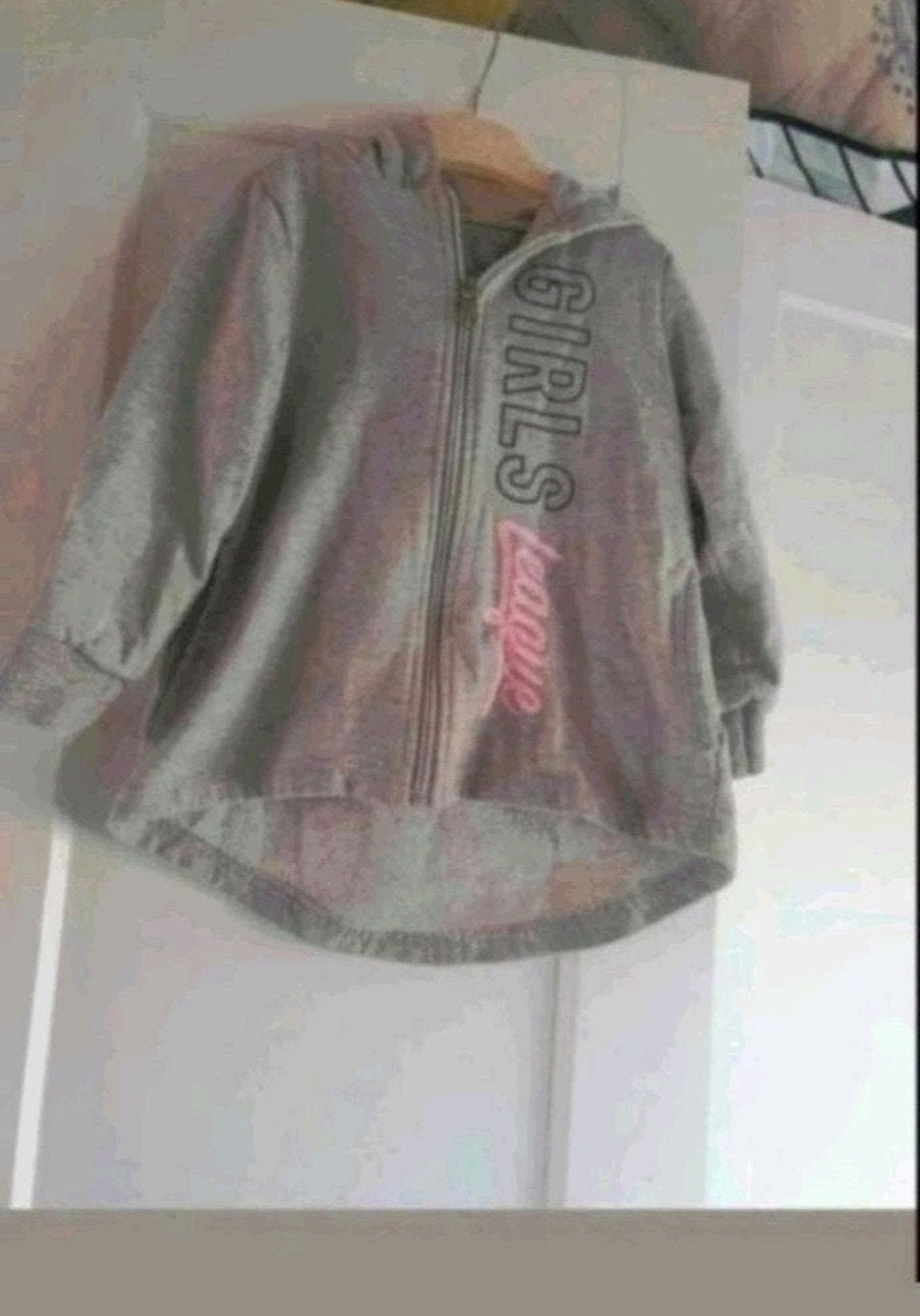 Grijs eenhoorn vest maat 104, Kinderen en Baby's, Kinderkleding | Maat 104, Ophalen of Verzenden, Zo goed als nieuw, Meisje, Trui of Vest