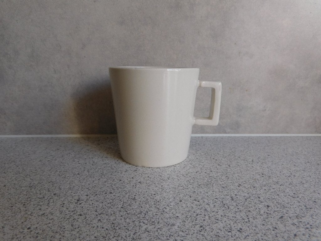 Mok 180 ml. Dik Creme Fairtrade Piet Hein Eek, Overige merken, Zo goed als nieuw, Overige stijlen, Aardewerk
