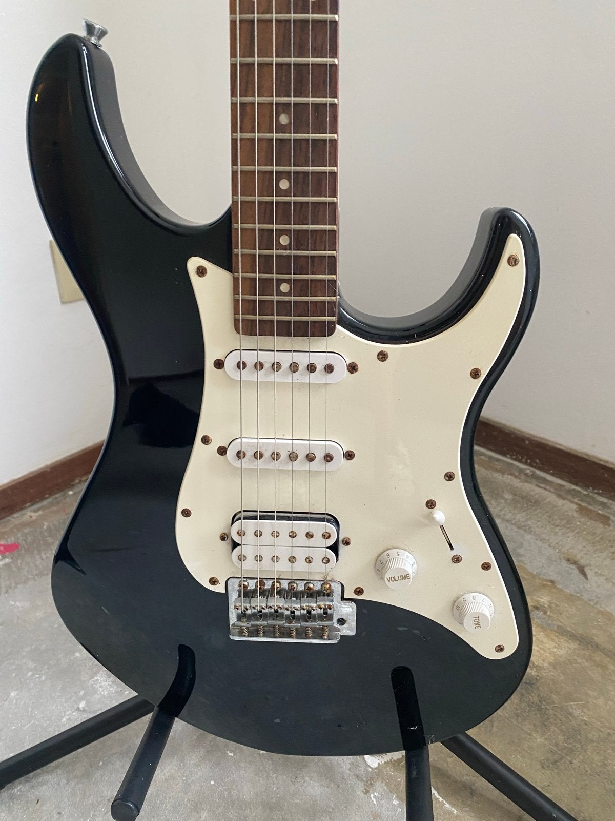Yamaha EG 012 elektrische gitaar met GA-15 versterker, Gebruikt, Met versterker, Solid body, Ophalen