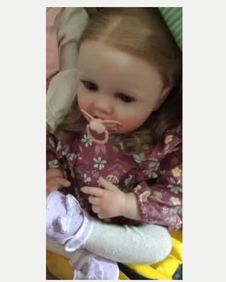 Realistische peuter pop levensecht Lottie (60cm), Ophalen of Verzenden, Nieuw, Pop