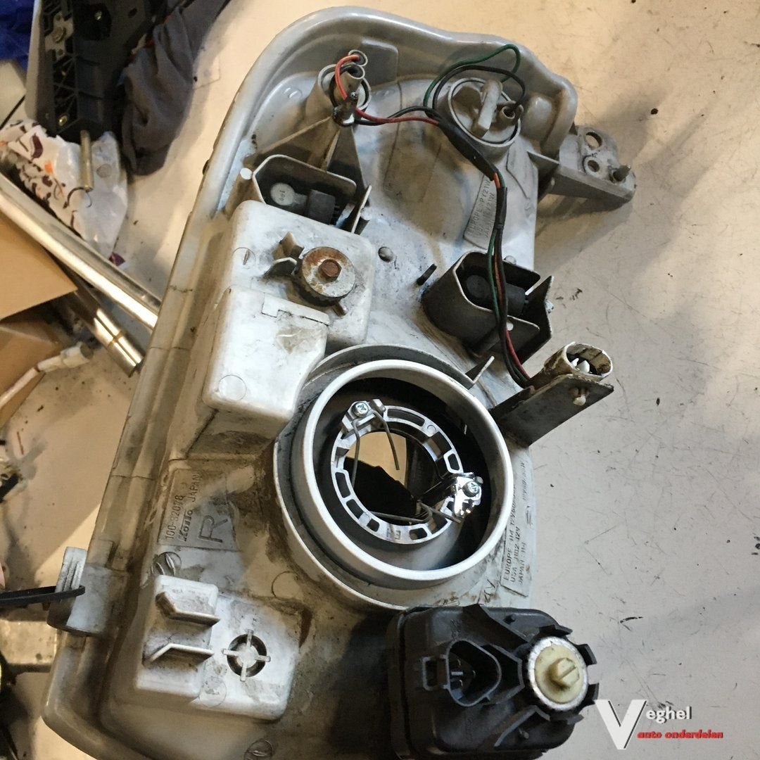 Suzuki Grand Vitara 3 drs 2000 Koplamp Rechts, Gebruikt, -, -, Ophalen of Verzenden