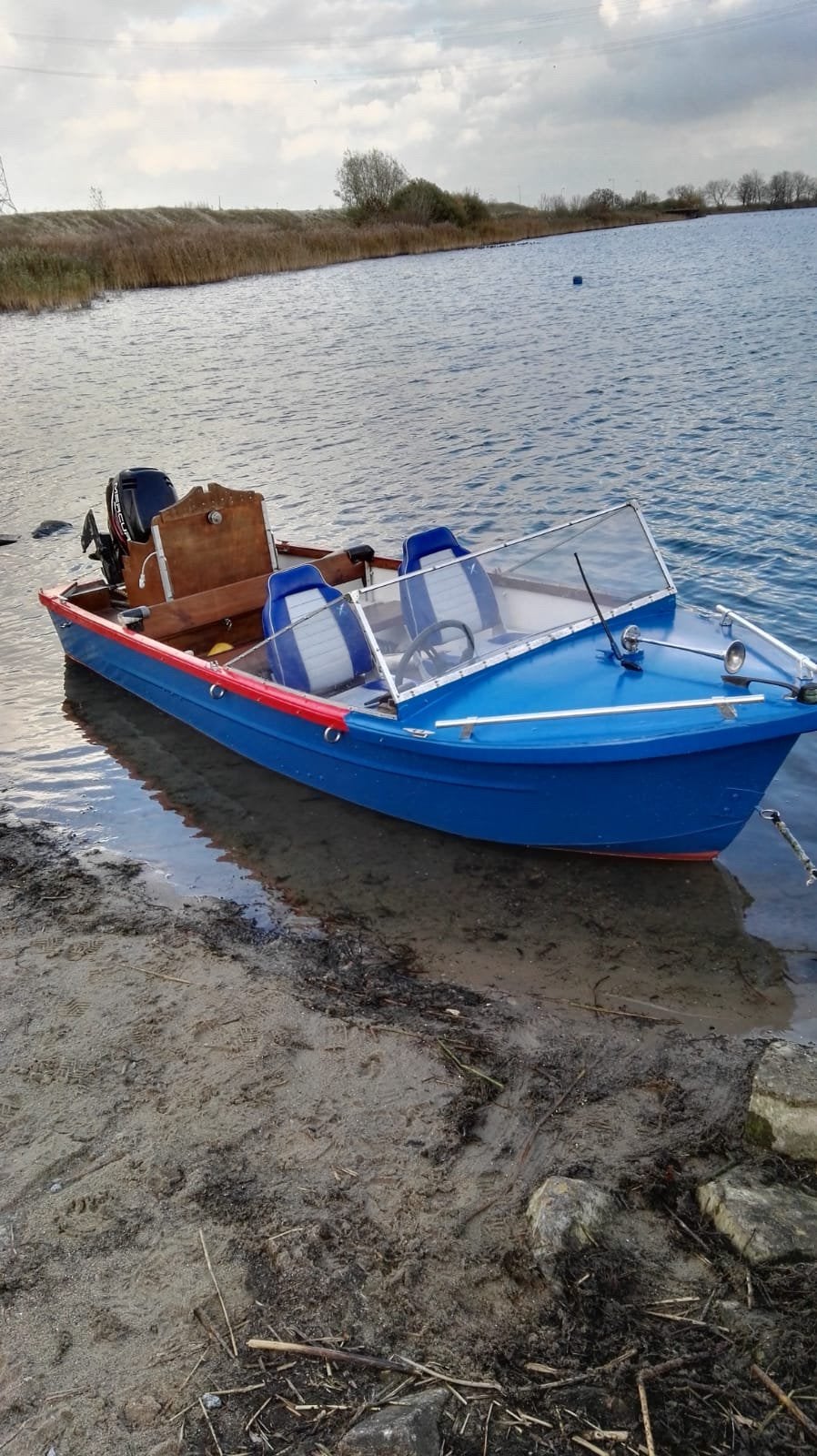 Aluminium grachten bootje speedbootje visboot, Watersport en Boten, Speedboten, Gebruikt, Benzine, Minder dan 70 pk, Buitenboordmotor