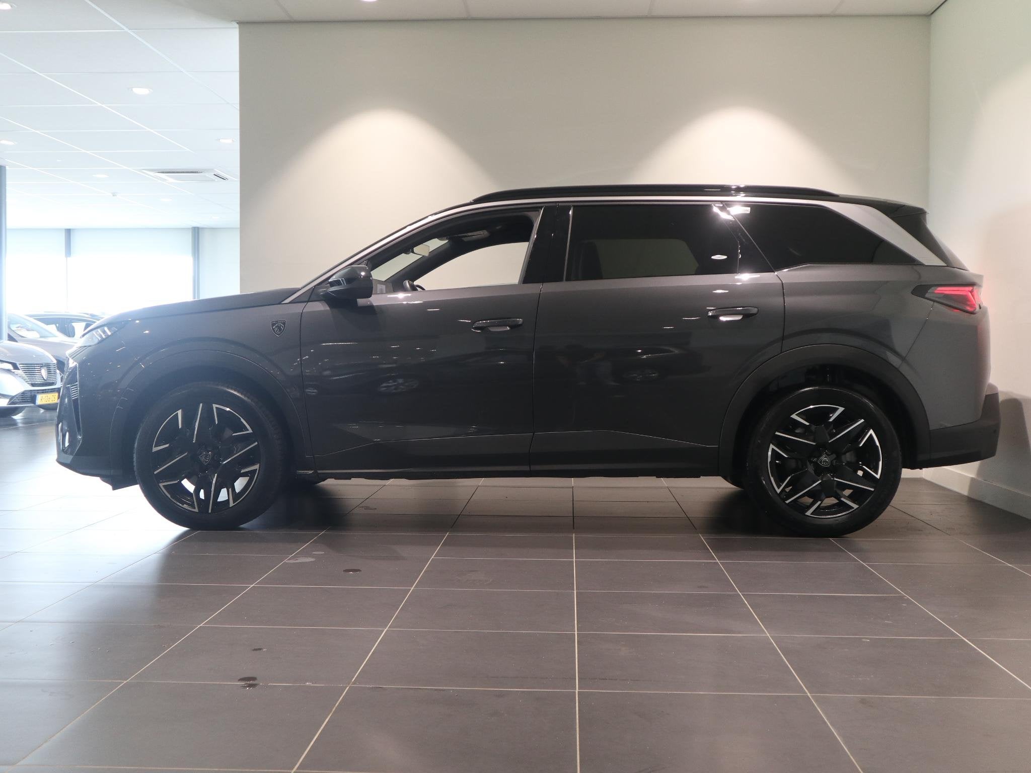 Peugeot 5008 1.2 Hybrid 145 GT 7p STOEL- EN STUURVERWARMING, Gebruikt, 1199 cc, Hybride Elektrisch/Benzine, 3 cilinders