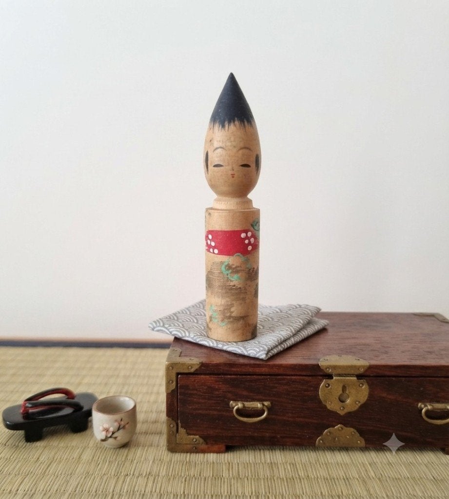 Leuke Arima-Fude kokeshi, Hout, Ophalen of Verzenden, Japan, Meerkleurig