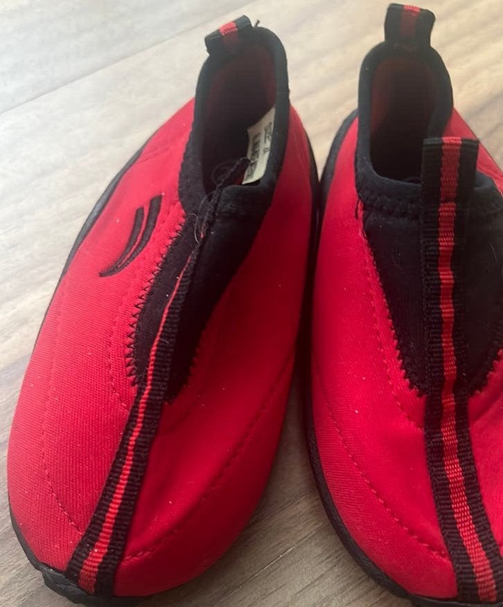 Waterschoentjes, kind, maat 24, Watersport en Boten, Watersportkleding, Ophalen of Verzenden, Zo goed als nieuw, Kind, Reddingsvest of Zwemvest