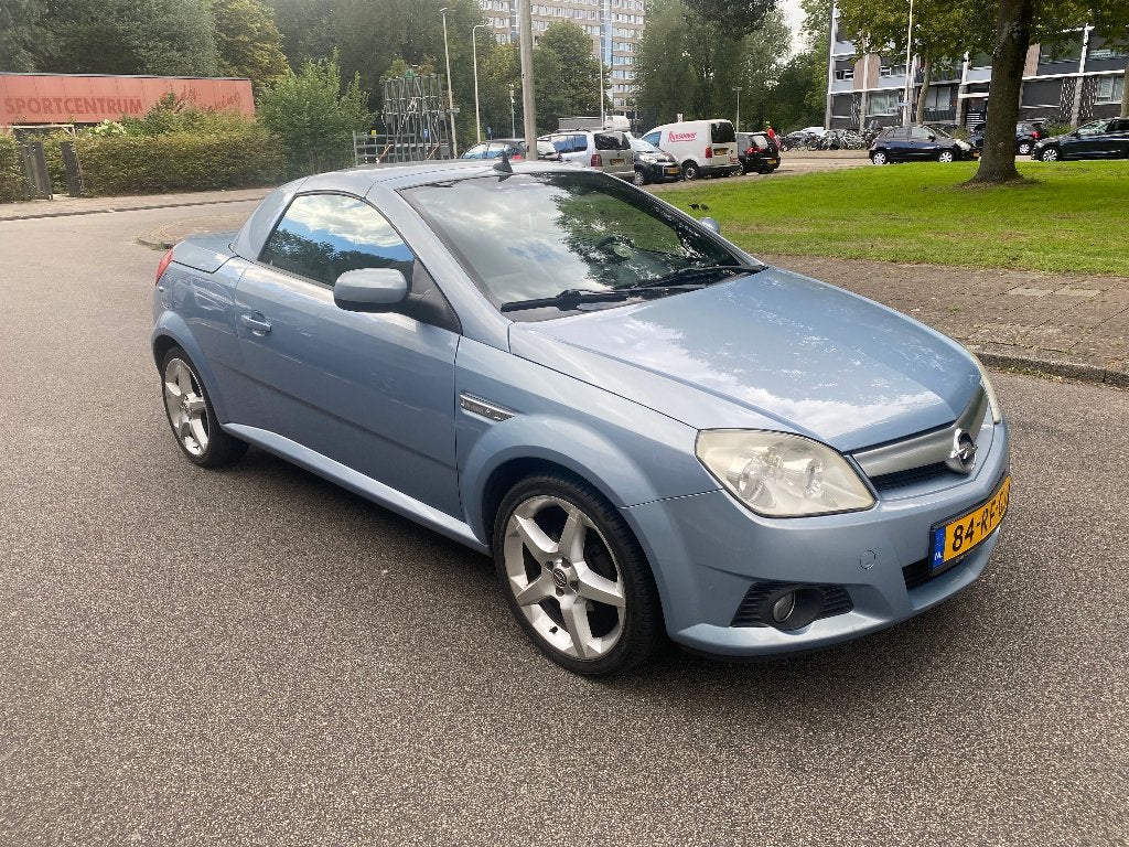 Foto 2 van Opel Tigra 1.8 16V SPORT Twintop2005 Leder Blauw Nieuwe APK