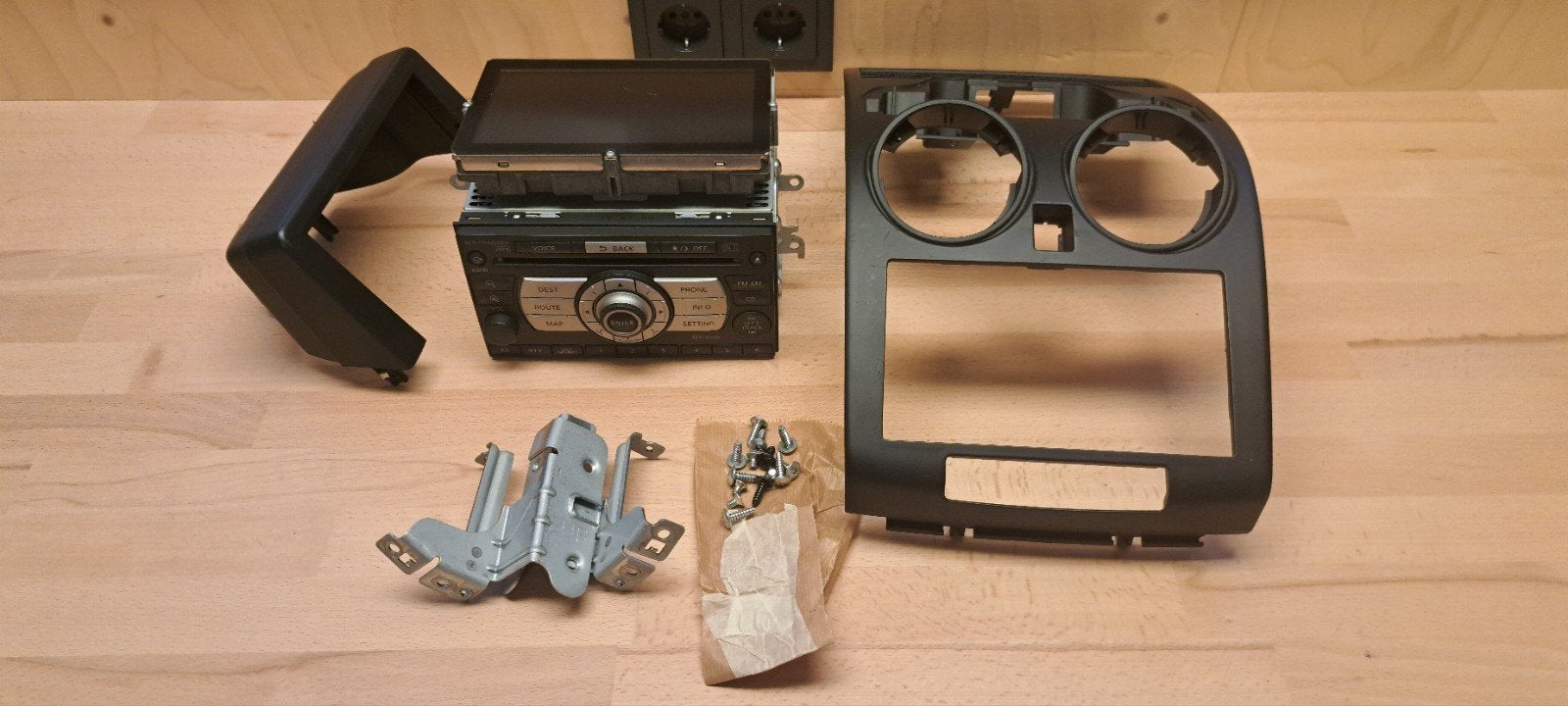 Nissan Qashqai J10 OEM LCN1 Navigatie Radio met Scherm cpl., Ophalen