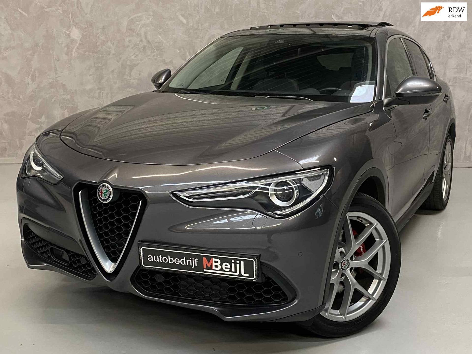 Alfa Romeo Stelvio 2.0 T 280 PK AWD First Edition /Pano /Eer, Auto's, Alfa Romeo, Automaat, 4 cilinders, Bedrijf, Vierwielaandrijving