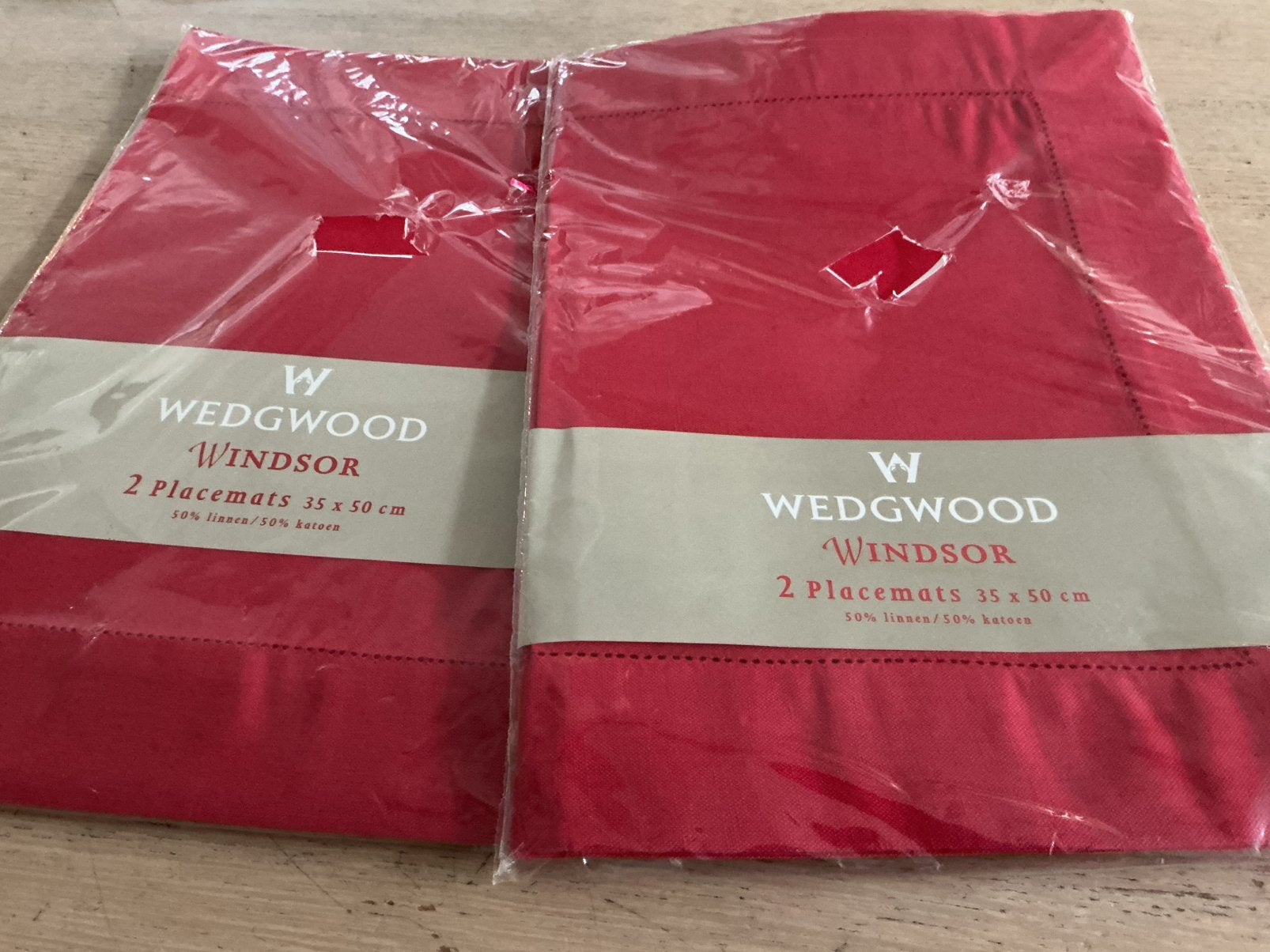 2x2 Nieuwe placemats Wedgwood Windsor Christmas kerstservies, Ophalen of Verzenden, Zo goed als nieuw