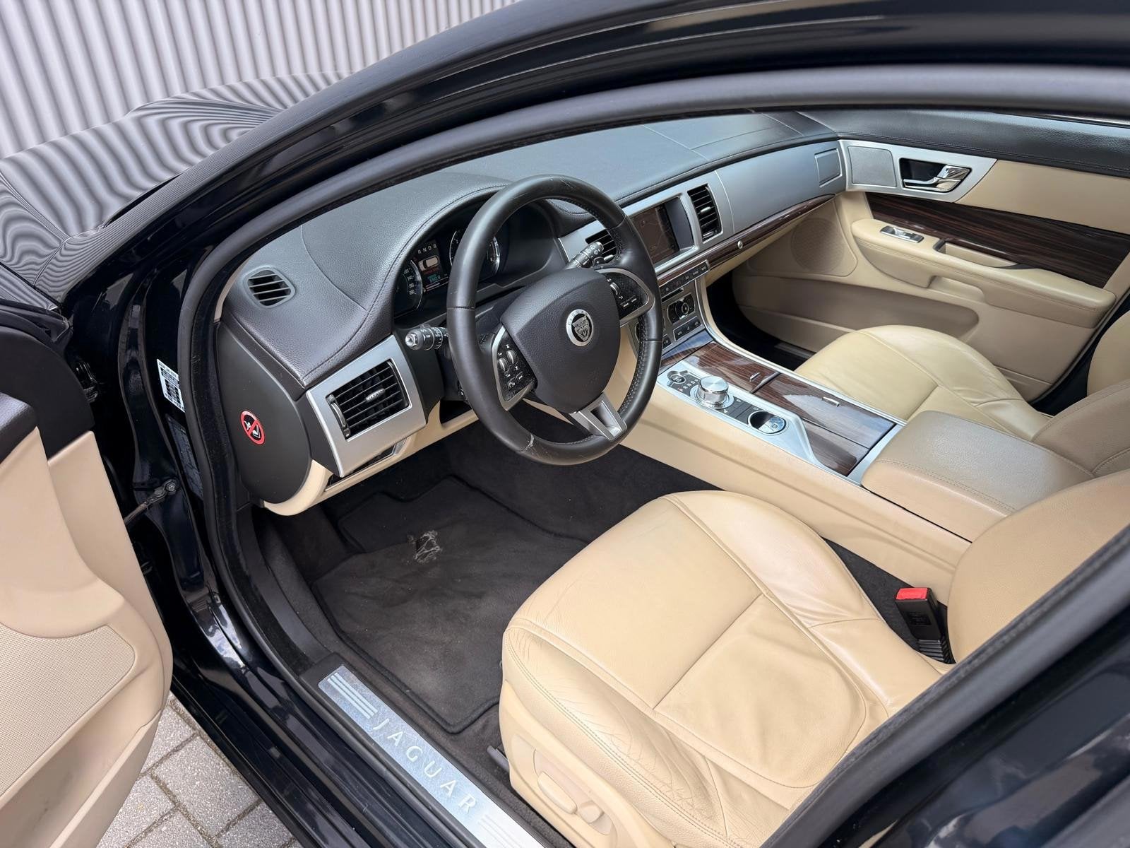 Jaguar XF Sportbrake 2.2D S 200pk|Stoelverwarming|Camera|Cru, Automaat, Euro 5, Achterwielaandrijving, Gebruikt