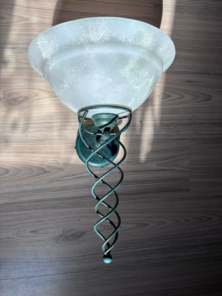Wandlamp in Terzani stijl met matglazen kap, Ophalen, Gebruikt, Glas
