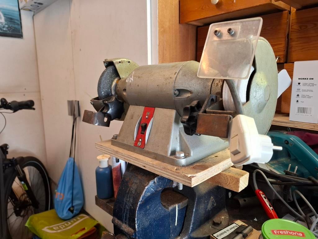 Dubbele slijpsteen, Ophalen of Verzenden, Gebruikt, Minder dan 700 watt, Werkbankslijpmachine