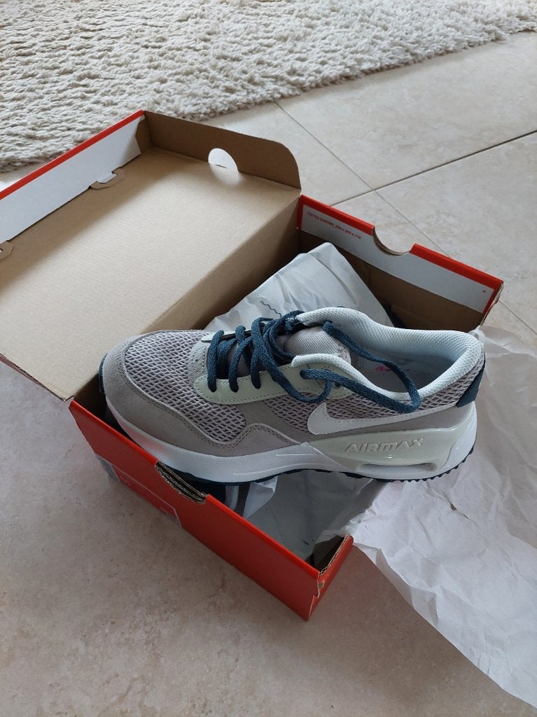 Nieuwe Nike air max 38 groen/beige, Nike, Nieuw, Ophalen of Verzenden, Sneakers of Gympen