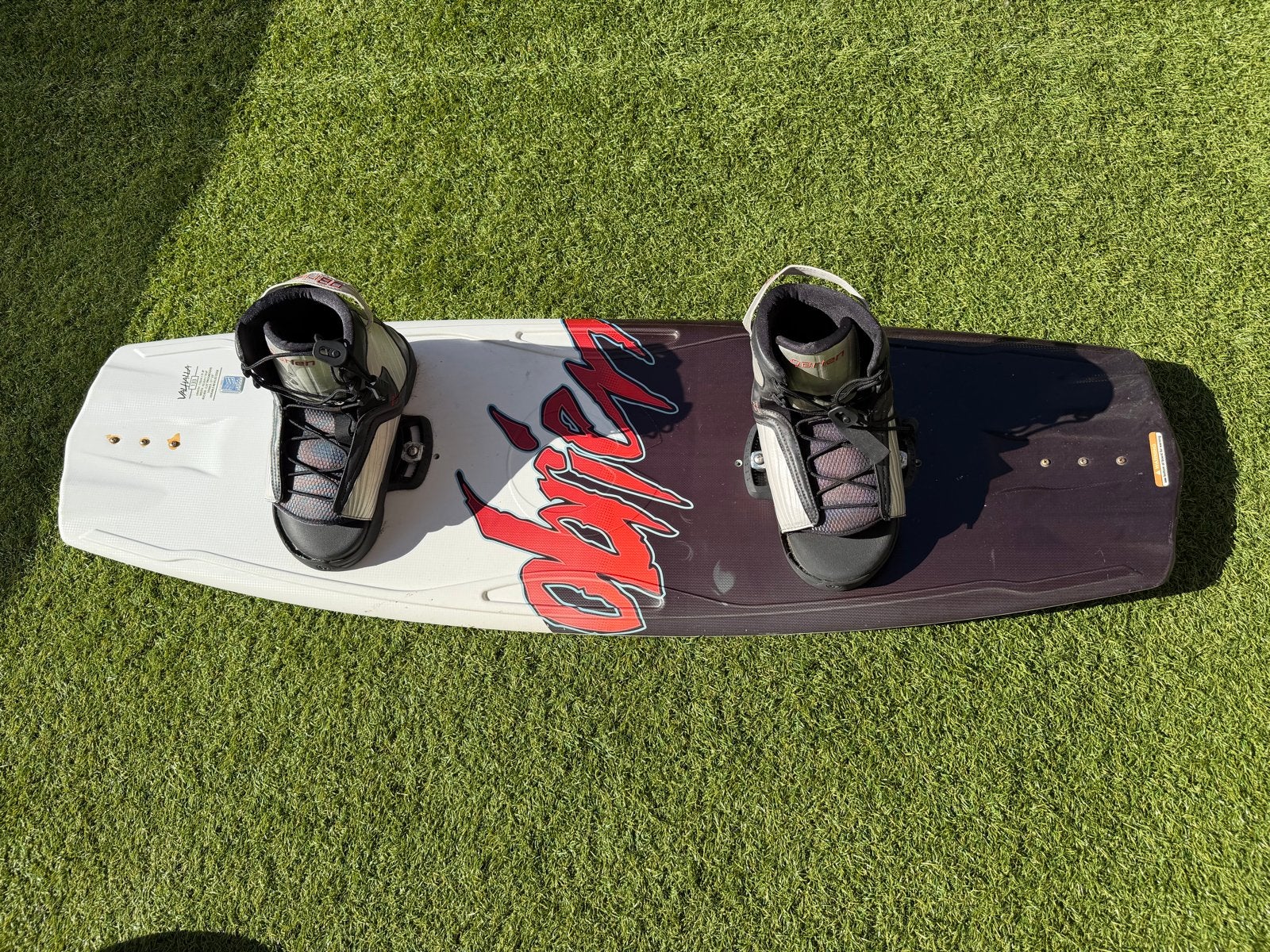 O'Brien Valhalla 133 Wakeboard met bindingen, Ophalen, Gebruikt, Board en Schoenen