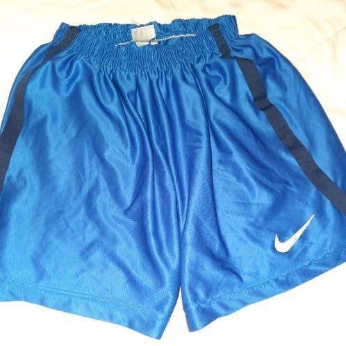 176 korte broek nike blauw, Kinderen en Baby's, Kinderkleding | Maat 176, Verzenden, Gebruikt, Jongen of Meisje, Sport- of Zwemkleding