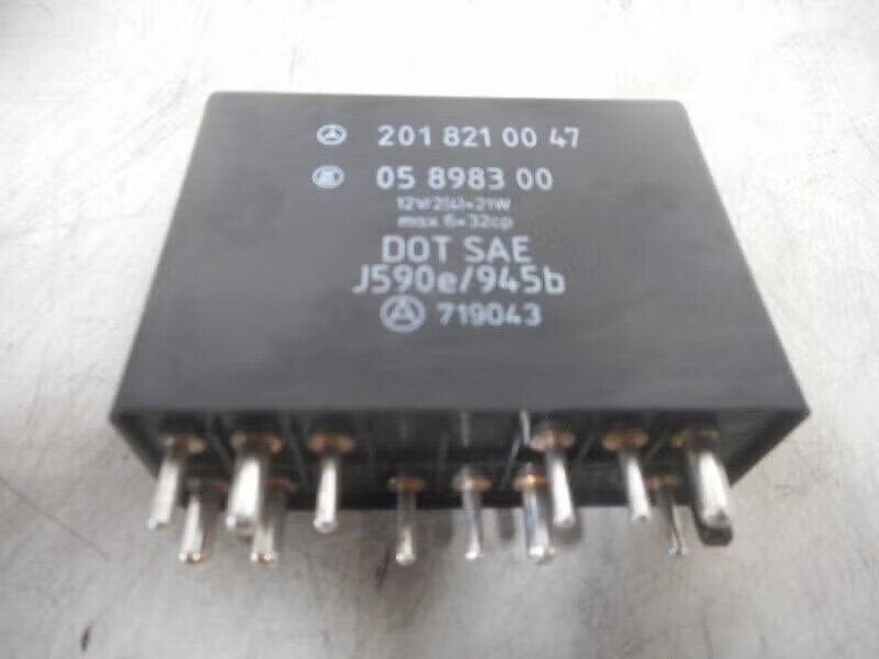 RELAIS Mercedes-Benz 190 (W201) (2018210047), Gebruikt, Mercedes-Benz AG, Ophalen of Verzenden, Dialog.mb@mercedes-benz.com