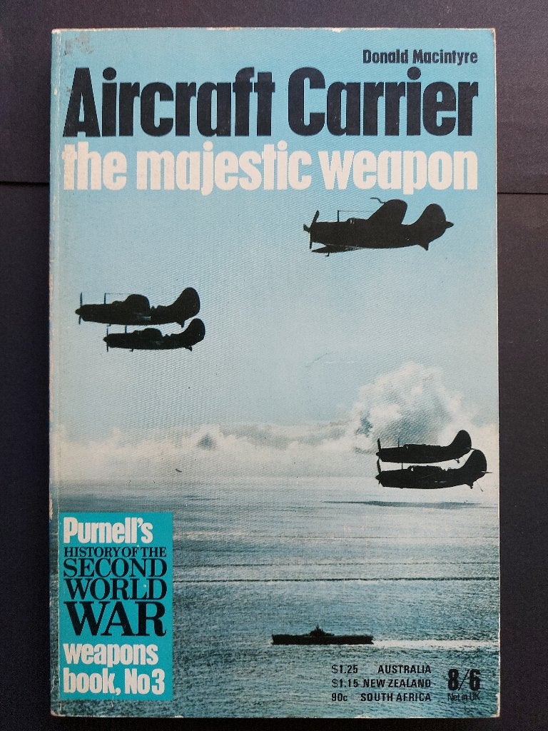 Boek Aircraft Carrier the majestic weapon (BK551), Boeken, Marine, Ophalen of Verzenden, Tweede Wereldoorlog, Gelezen
