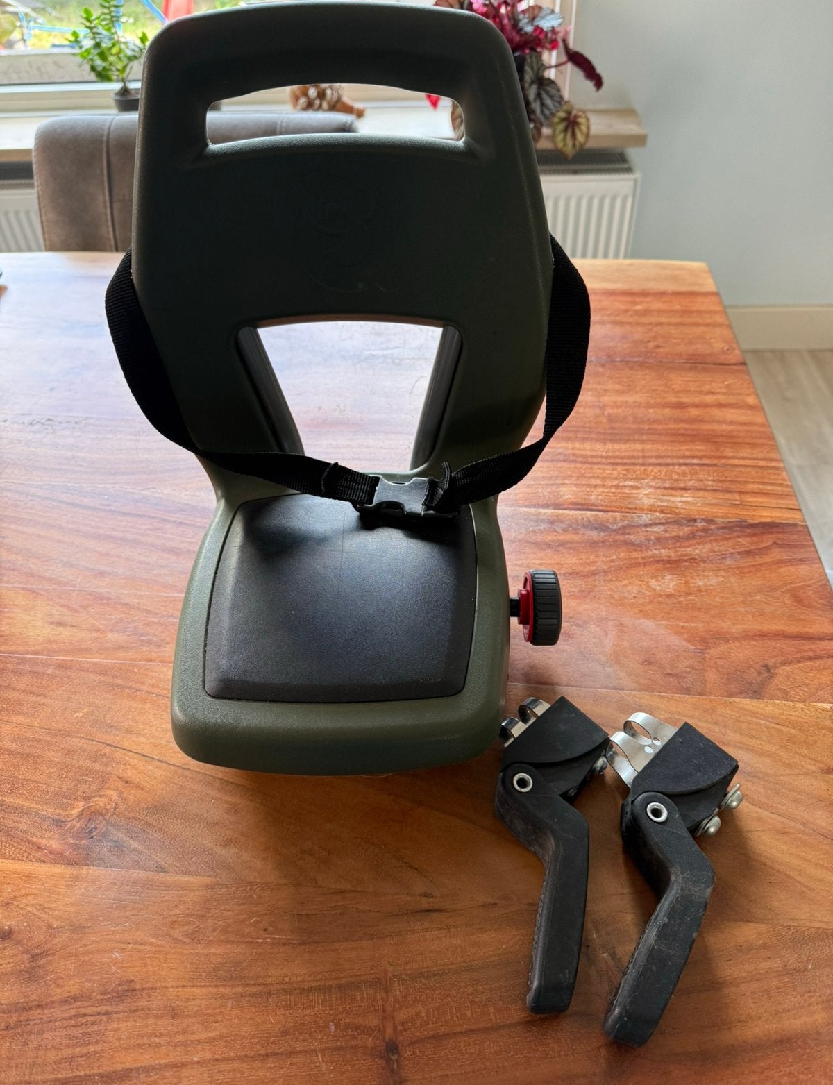 Fiets zitje Qibbel junior, Ophalen, Zo goed als nieuw, 15 t/m 36 kg, Voetsteuntjes