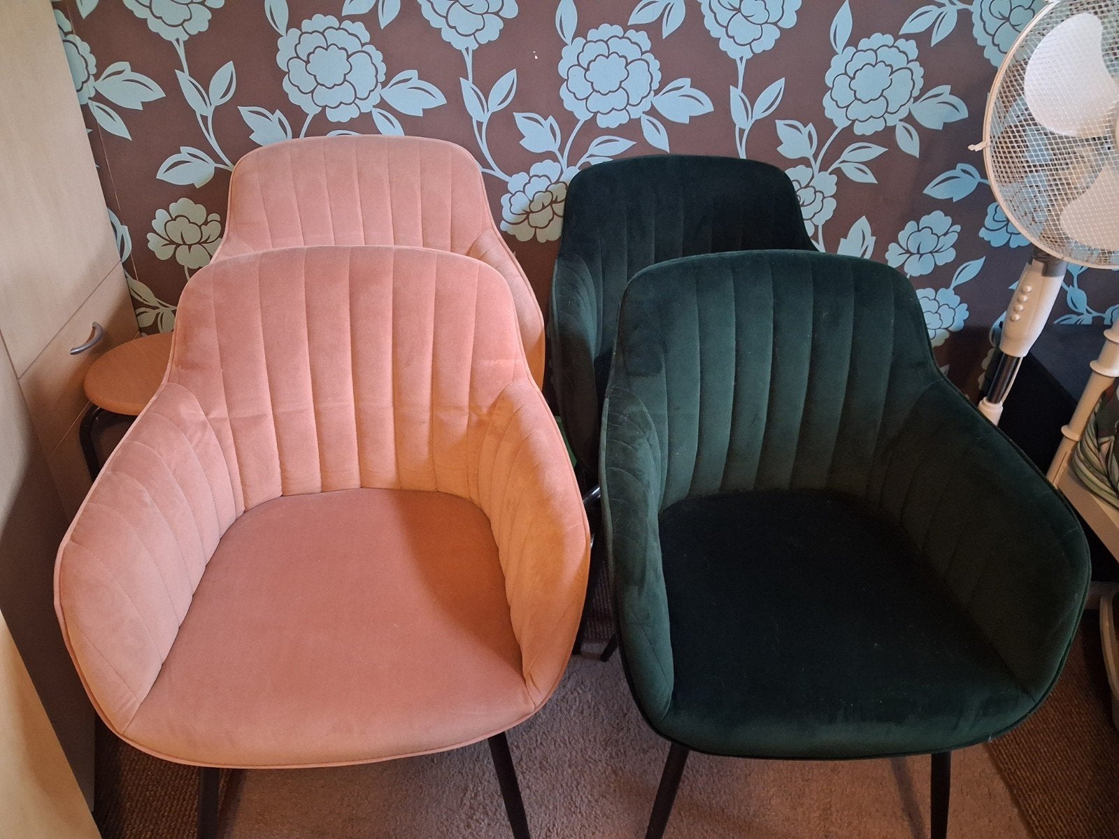 4 Kuipstoelen: 2 roze, 2 donkergroen - Zeer goede staat, Ophalen, Overige kleuren, Zo goed als nieuw, Vier