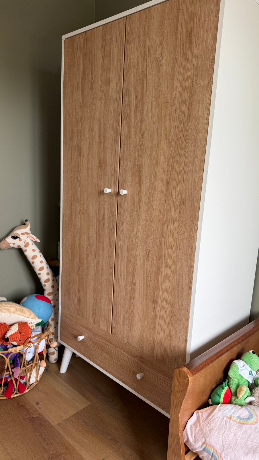 Larsen Kledingkasten (hoog en laag) - Eiken effect/Wit, Kinderen en Baby's, Ophalen, Gebruikt, Kast, 105 cm of meer
